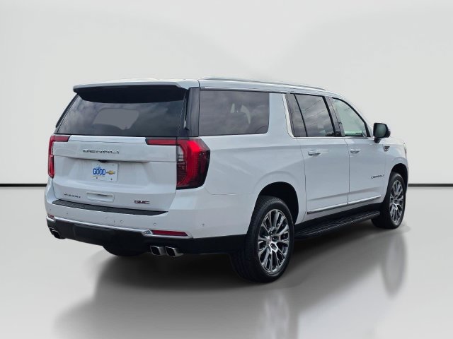Used 2025 GMC Yukon XL Denali AWD/4WD image 5