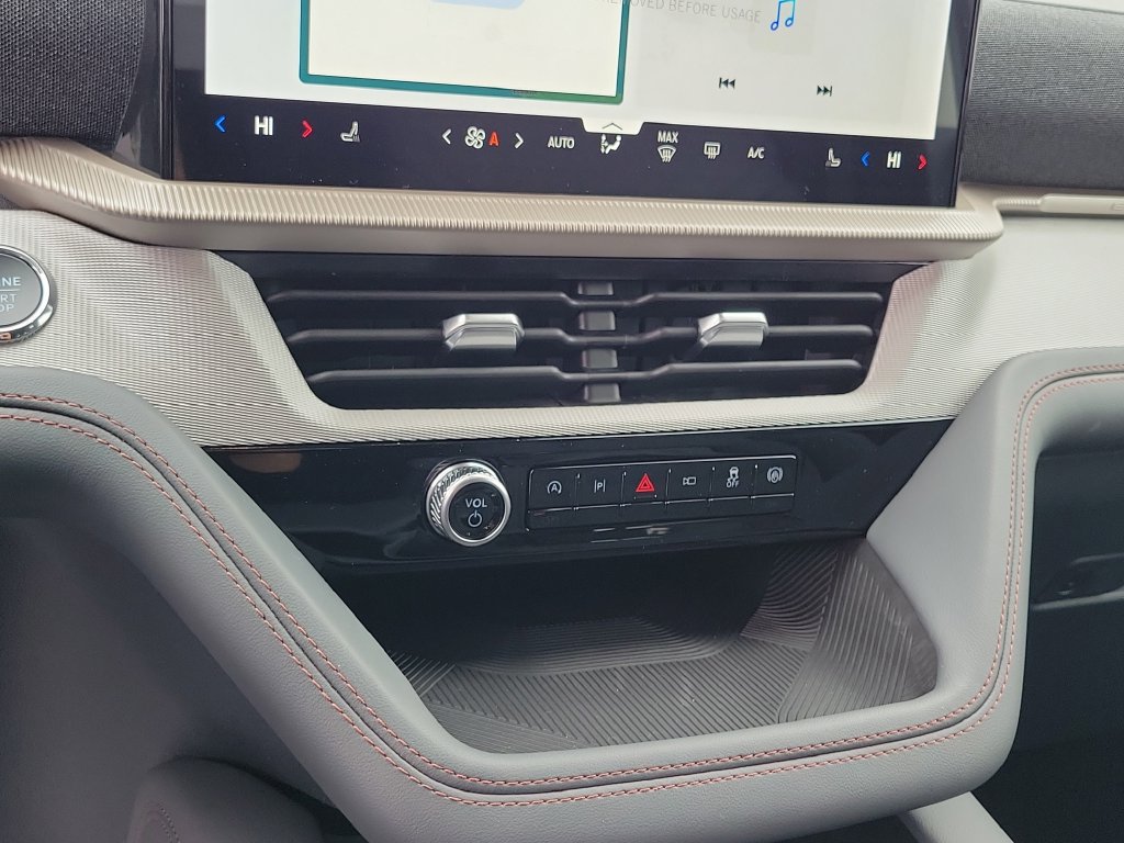 New 2026 Ford Explorer Active RWD image 28