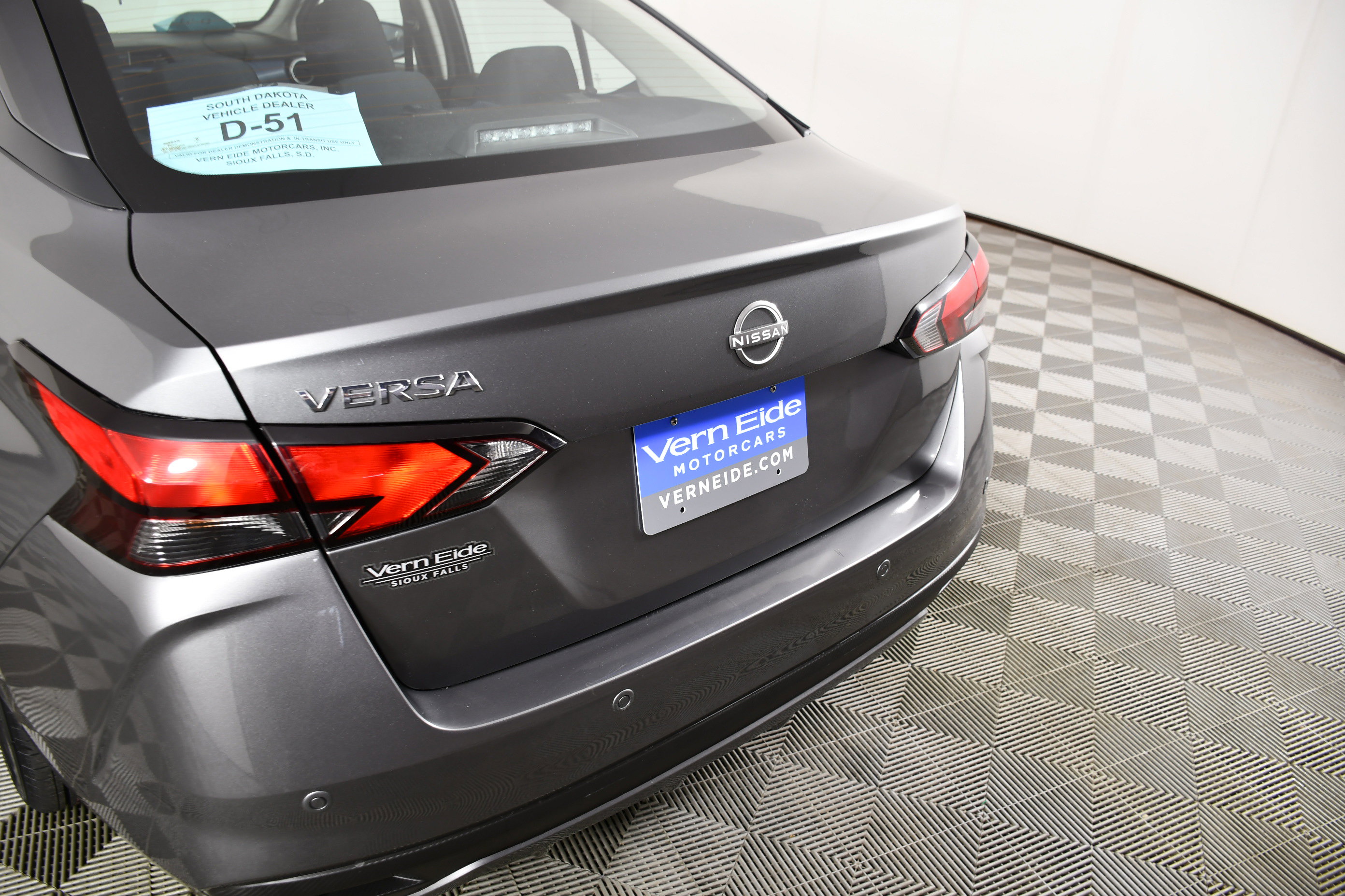 Used 2025 Nissan Versa SV FWD image 15