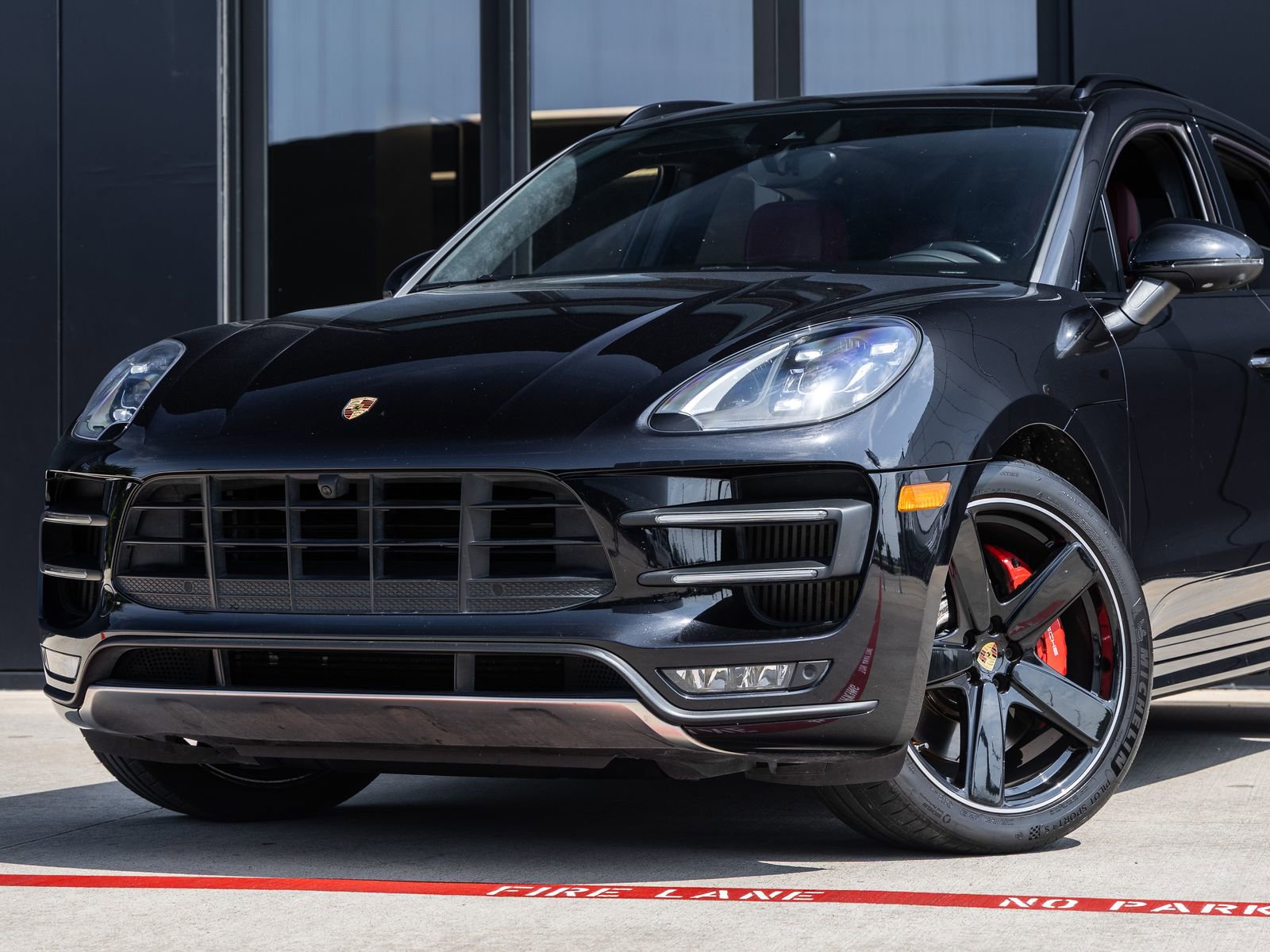 Certified 2017 Porsche Macan Turbo AWD/4WD image 7