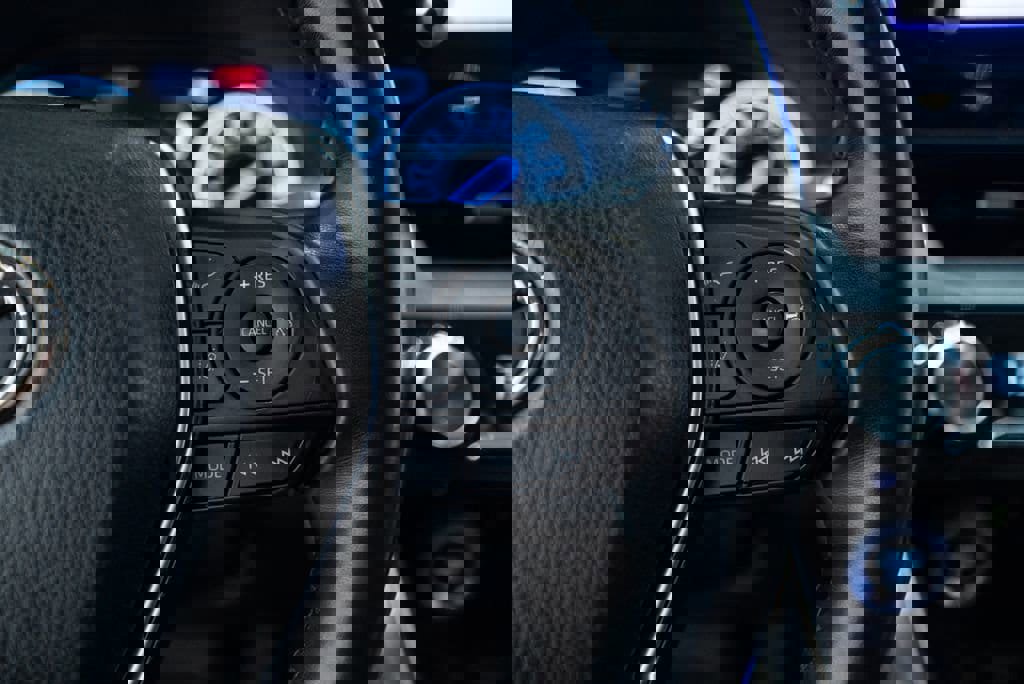 Used 2023 Toyota Venza LE image 20