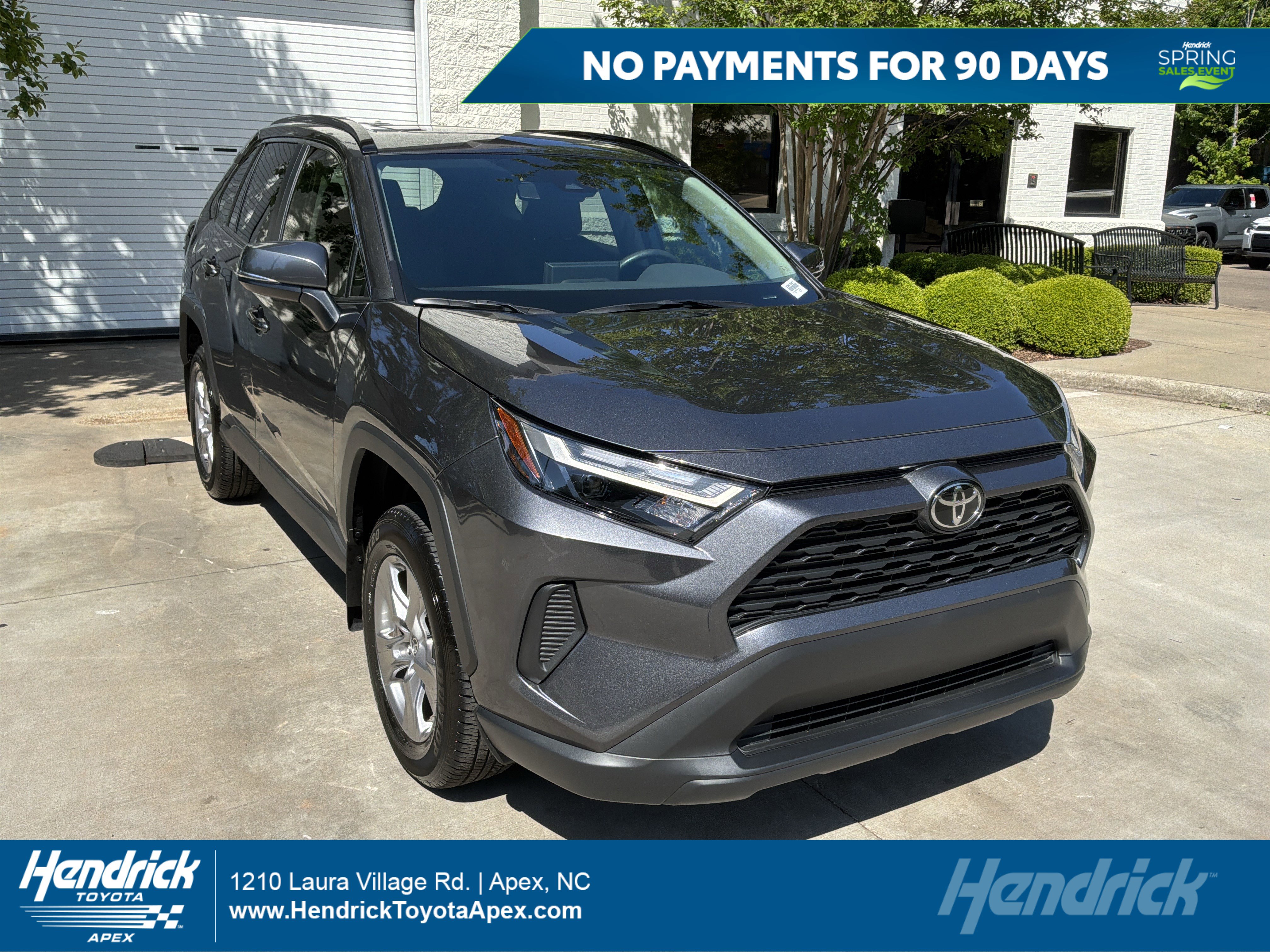 Used 2025 Toyota RAV4 XLE w/ Convenience Package FWD image 1