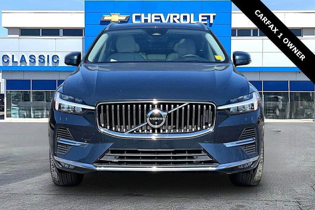 Used 2023 Volvo XC60 B5 Ultimate w/ Climate Package image 2