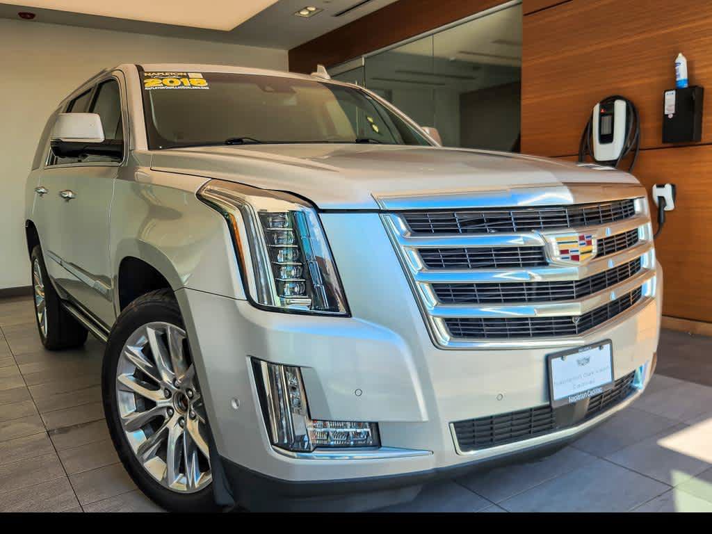 Used 2018 Cadillac Escalade Premium Luxury AWD/4WD image 1