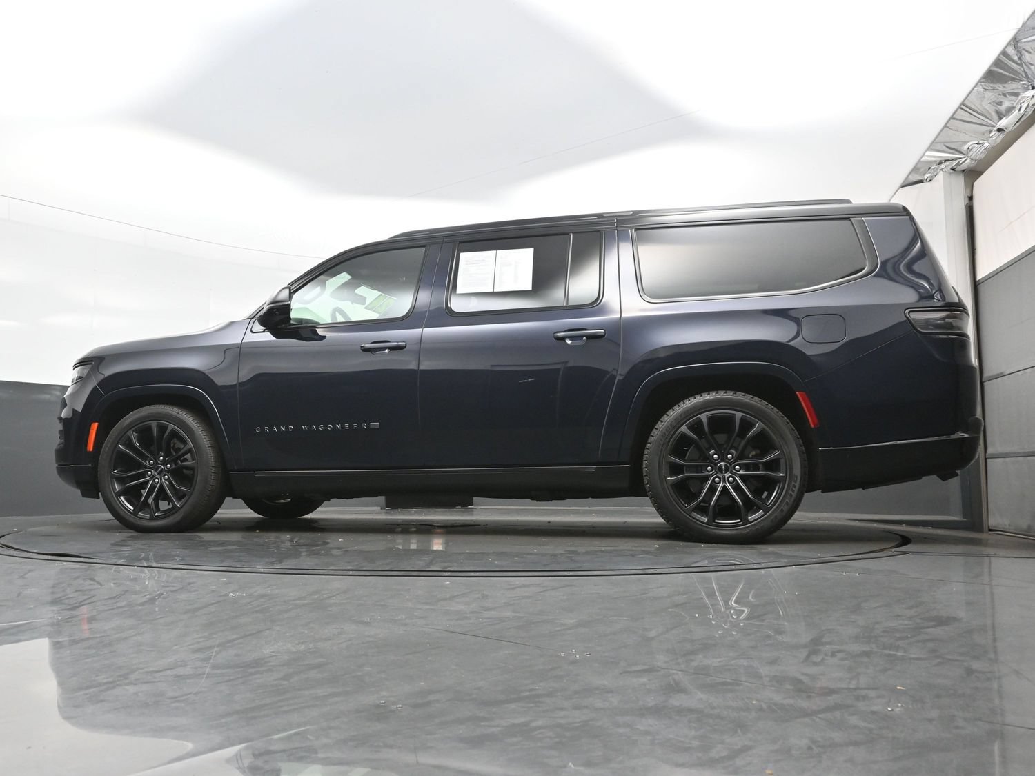 Used 2024 Jeep Grand Wagoneer L Series II w/ Quick Order Packagew 28T AWD/4WD image 34