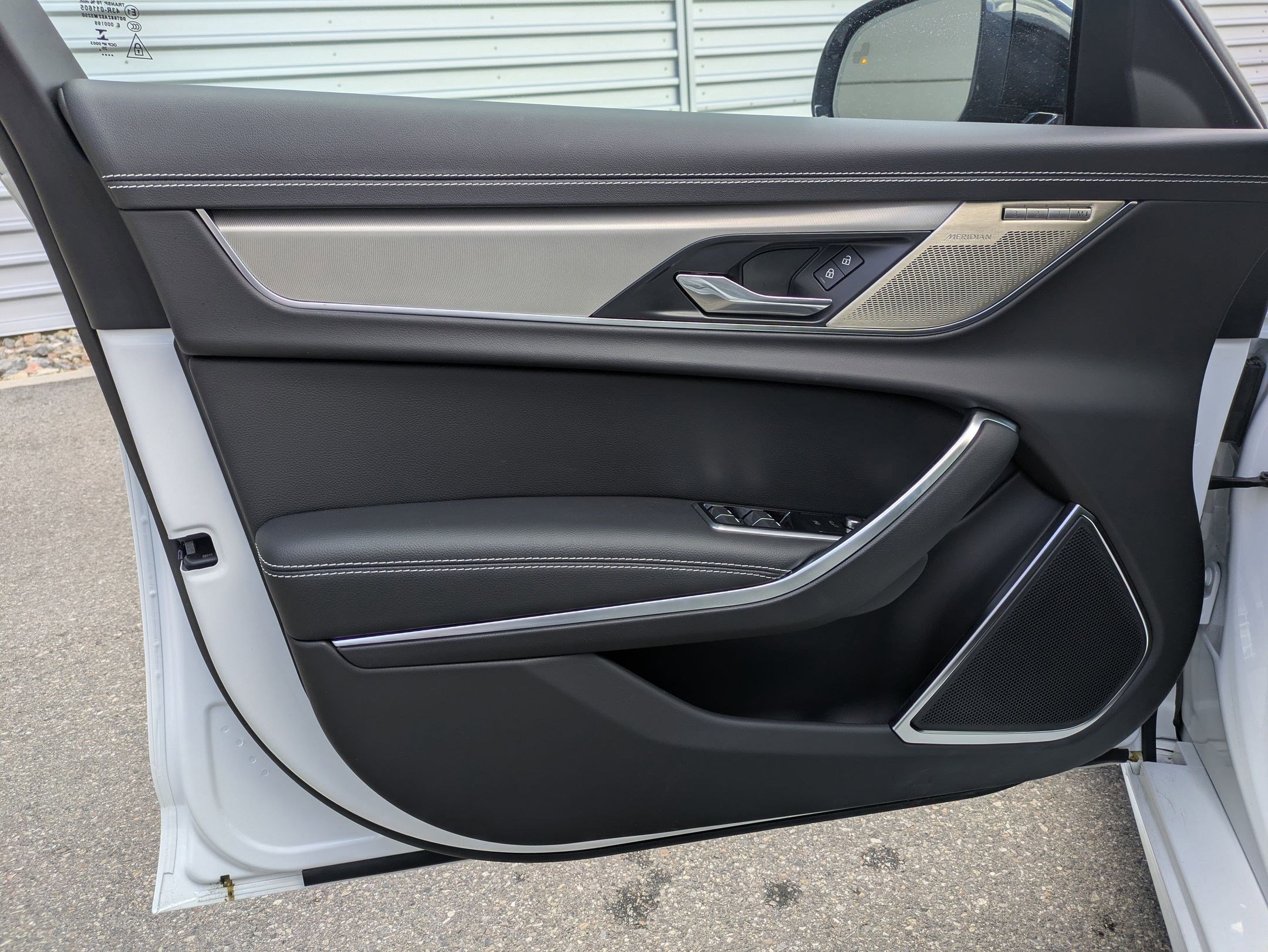 Used 2024 Jaguar XF R-Dynamic SE image 15