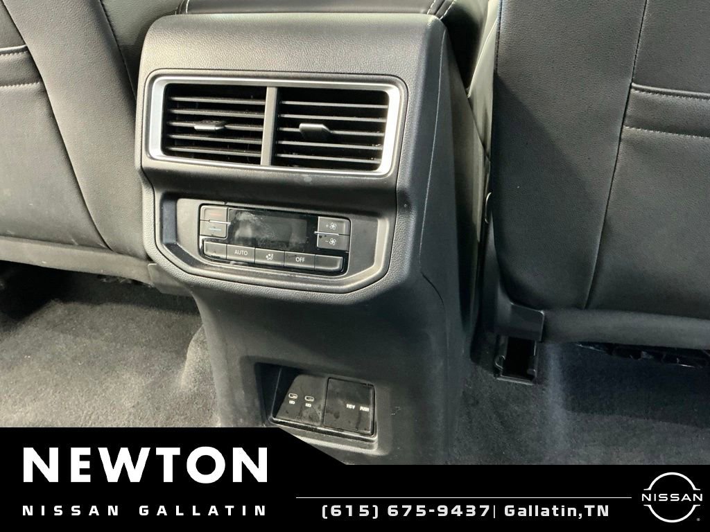 Used 2025 Volkswagen Atlas SE FWD image 16