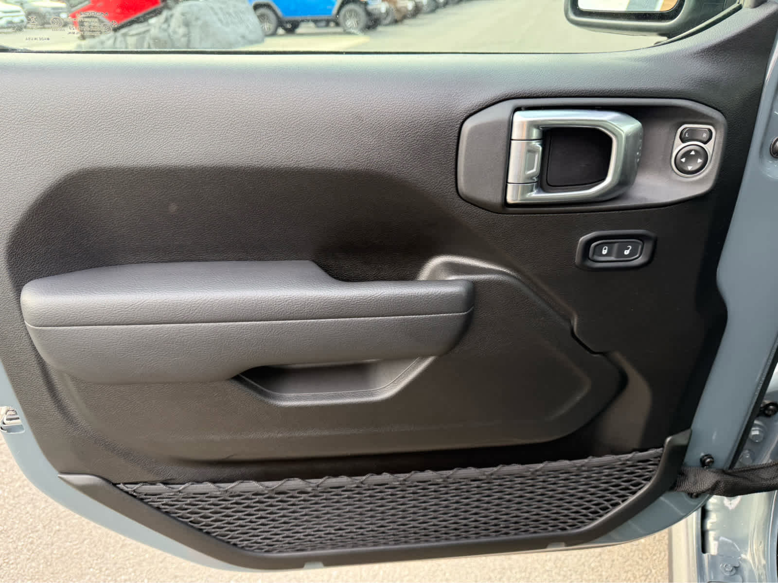 Used 2025 Jeep Gladiator Sport image 11