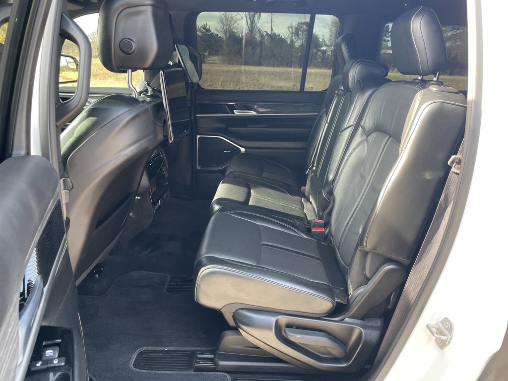 Used 2022 Jeep Wagoneer Series II w/ Rear Seat Video Group 1 image 30