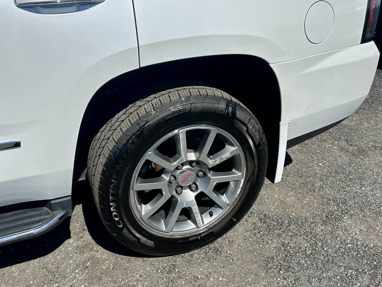 Used 2017 GMC Yukon Denali w/ Open Road Package image 38