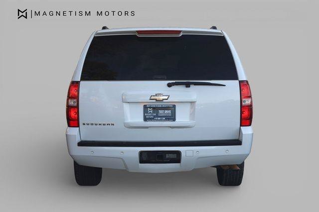 Used 2008 Chevrolet Suburban LT w/ LT Preferred Equipment Group RWD image 8