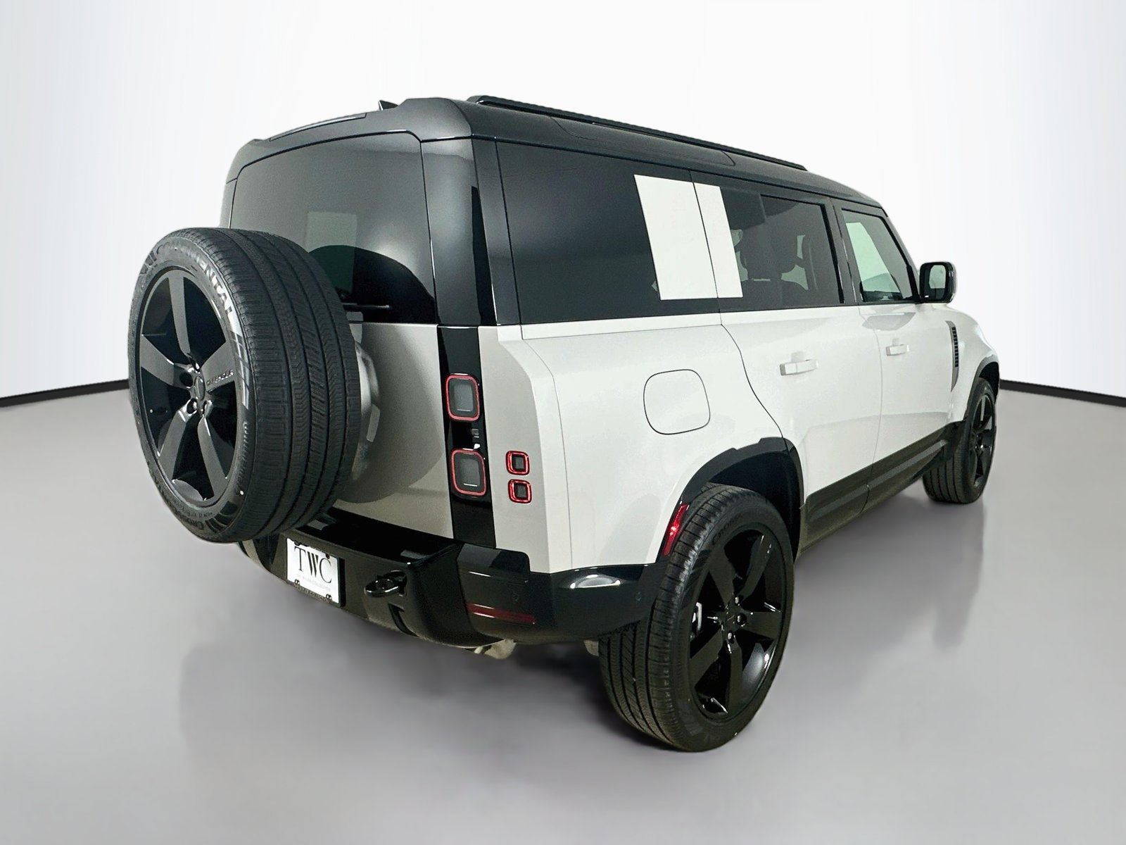 New 2026 Land Rover Defender 110 X-Dynamic SE AWD/4WD image 5