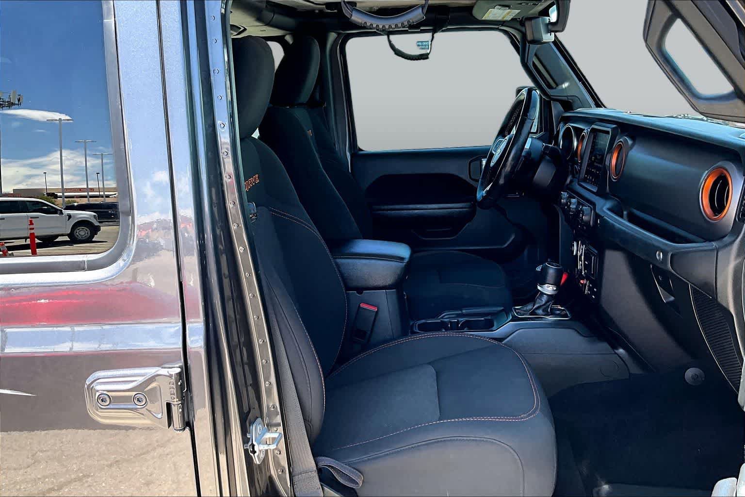Used 2023 Jeep Gladiator Mojave w/ Trailer Tow Package AWD/4WD image 9