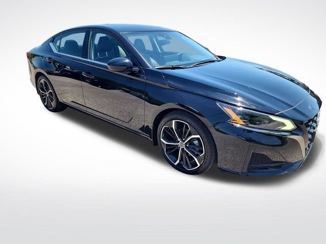 Used 2024 Nissan Altima 2.5 SR w/ SR Premium Package FWD image 8