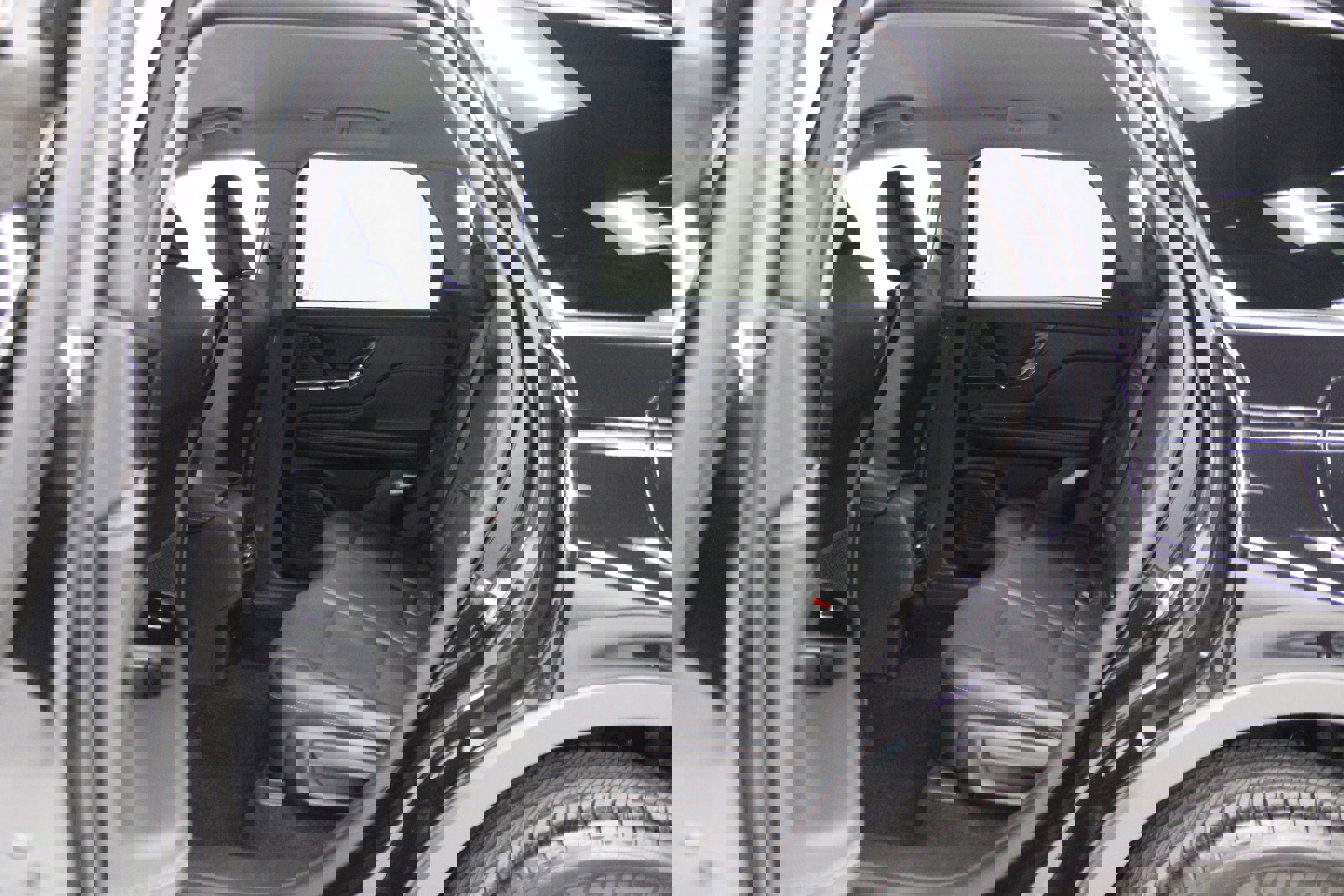 Used 2022 Lincoln Corsair AWD w/ Equipment Group 101A image 38