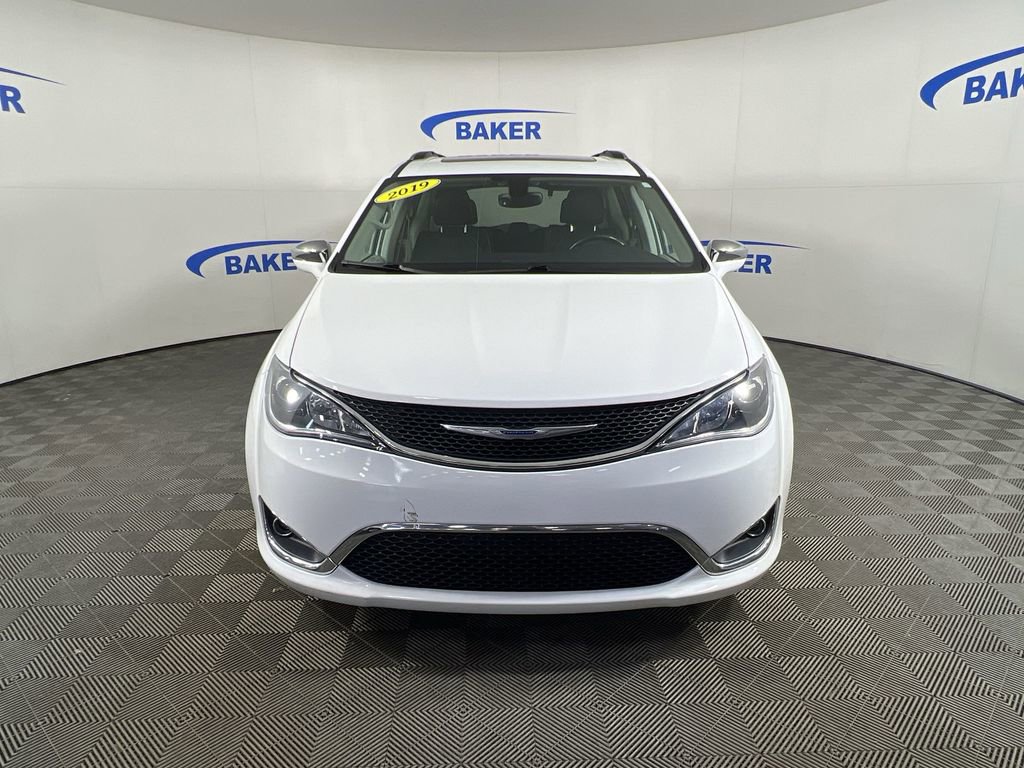 Used 2019 Chrysler Pacifica Limited FWD image 3