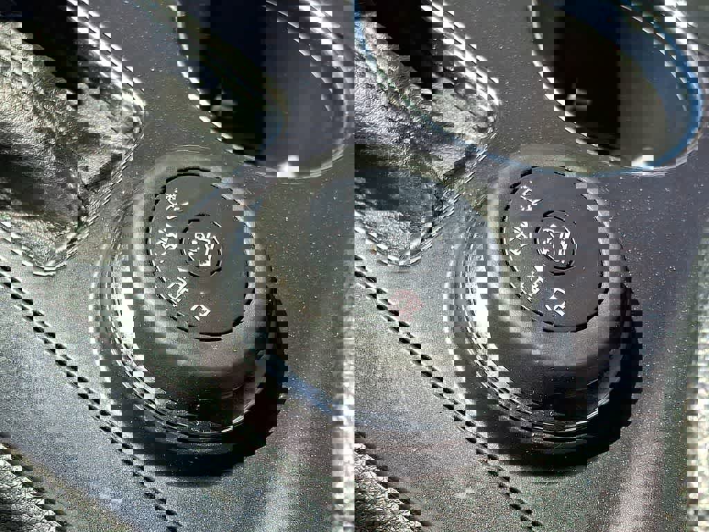 Used 2017 Ford Explorer XLT w/ Equipment Group 202A image 24