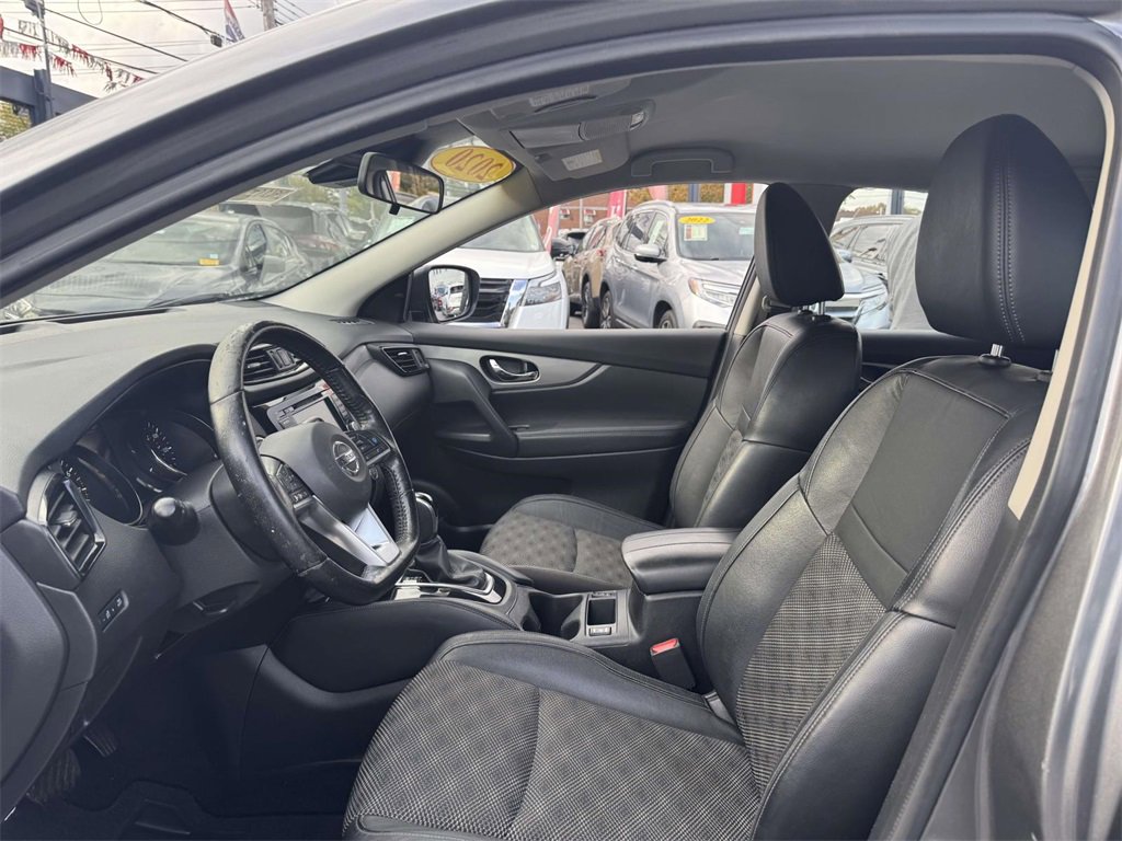 Used 2020 Nissan Rogue Sport SV w/ Technology Package image 20