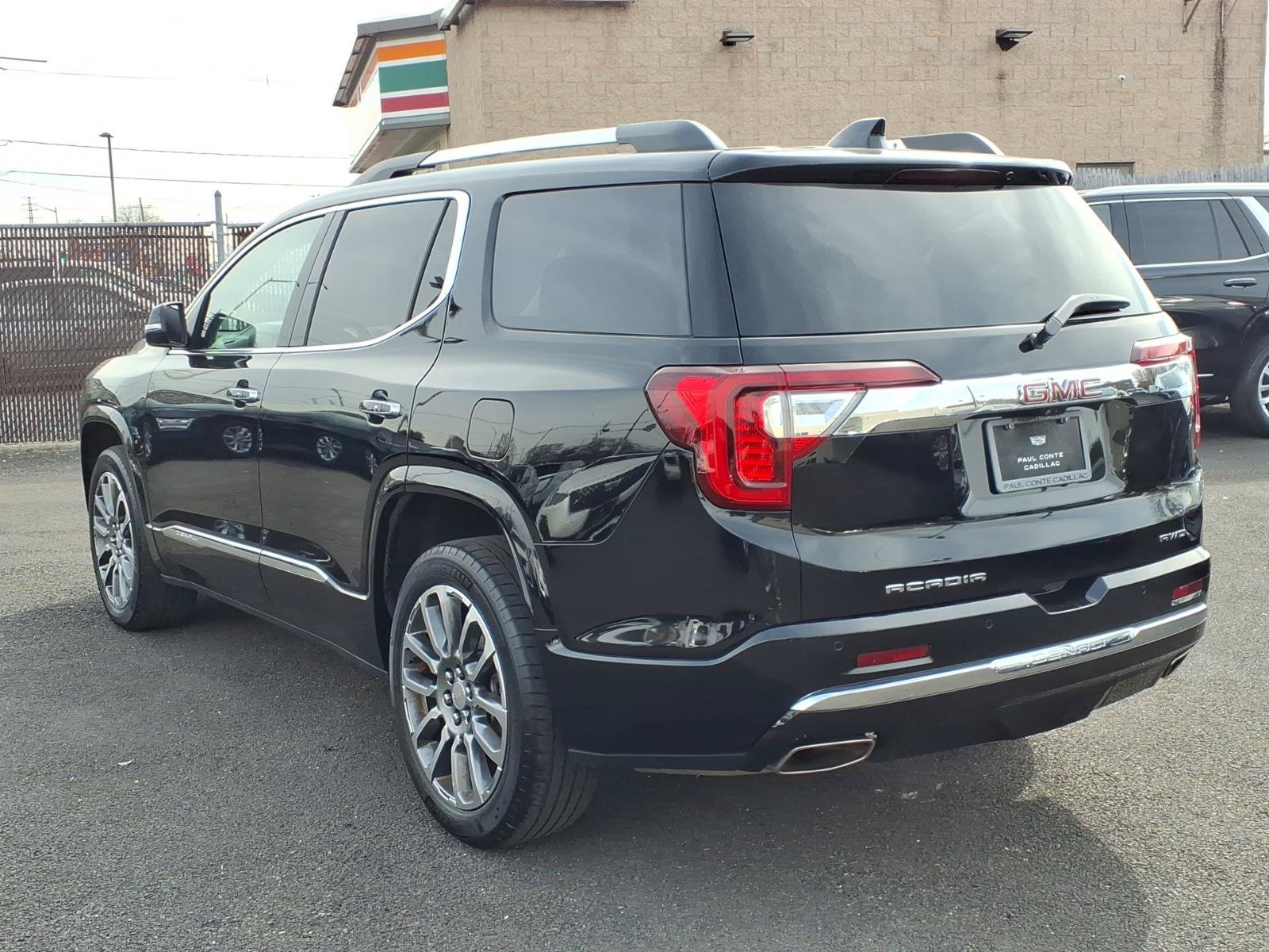 Used 2023 GMC Acadia Denali w/ Denali Ultimate Package AWD/4WD image 7