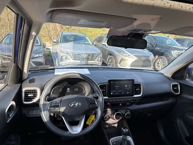 Used 2023 Hyundai Venue SEL image 11
