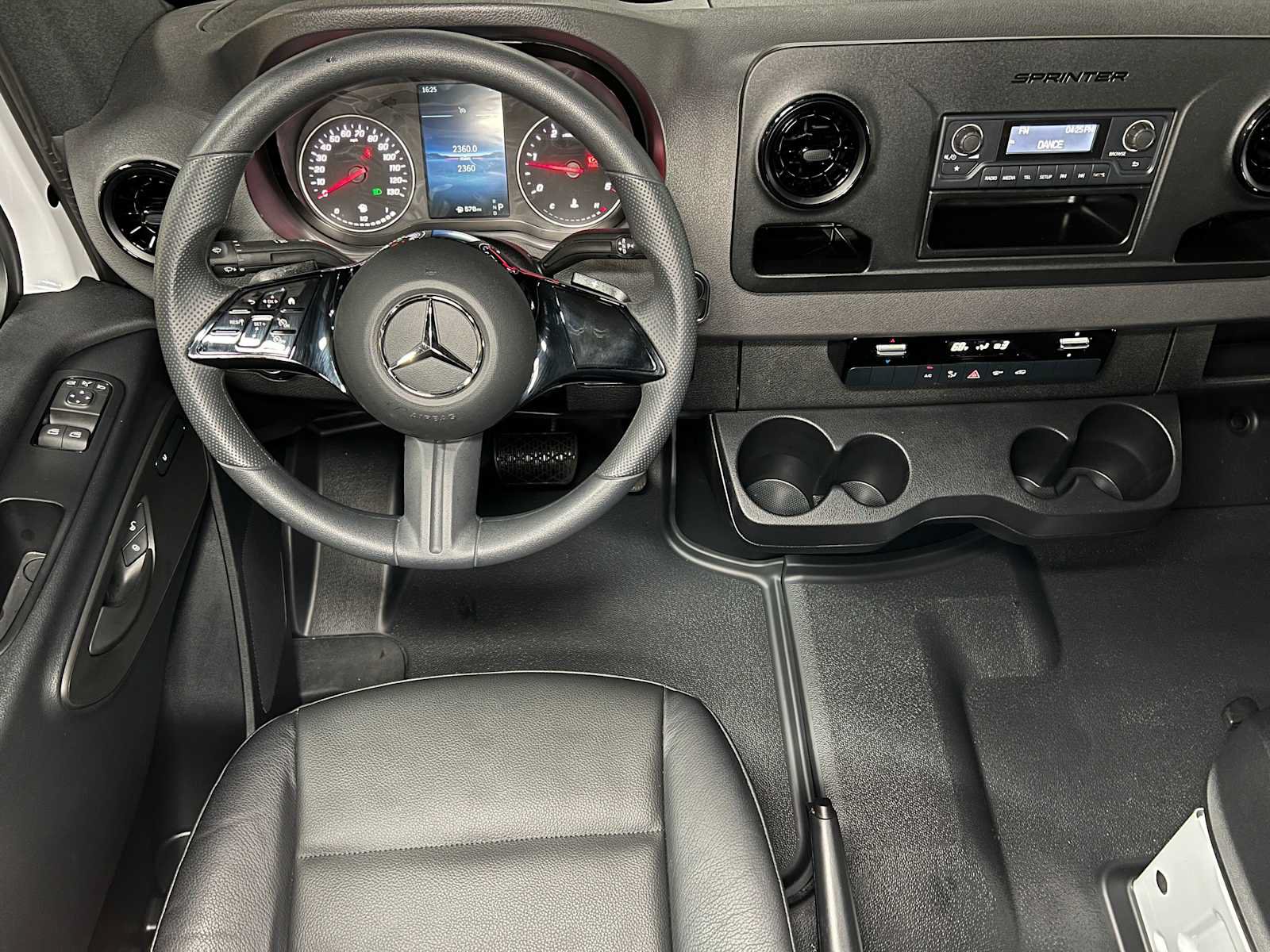 Used 2025 Mercedes-Benz Sprinter 2500 image 33