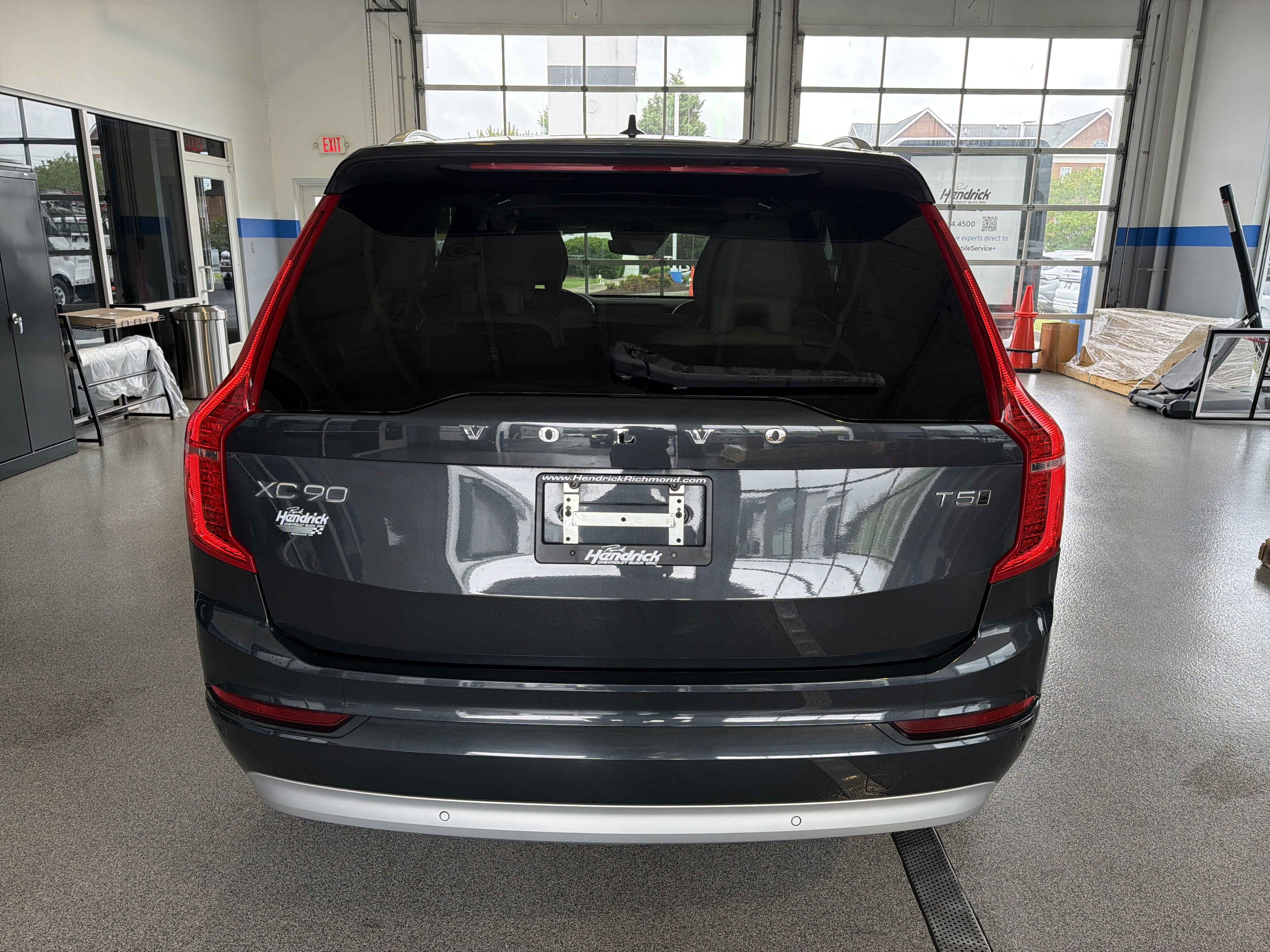 Used 2022 Volvo XC90 T5 Momentum w/ Climate Package AWD/4WD image 9
