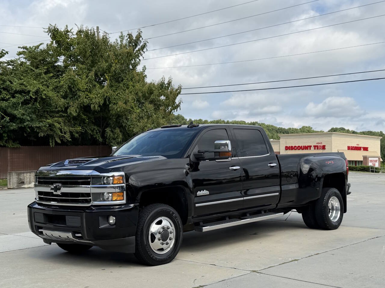 Used 2018 Chevrolet Silverado 3500 High Country w/ Duramax Plus Package AWD/4WD image 1