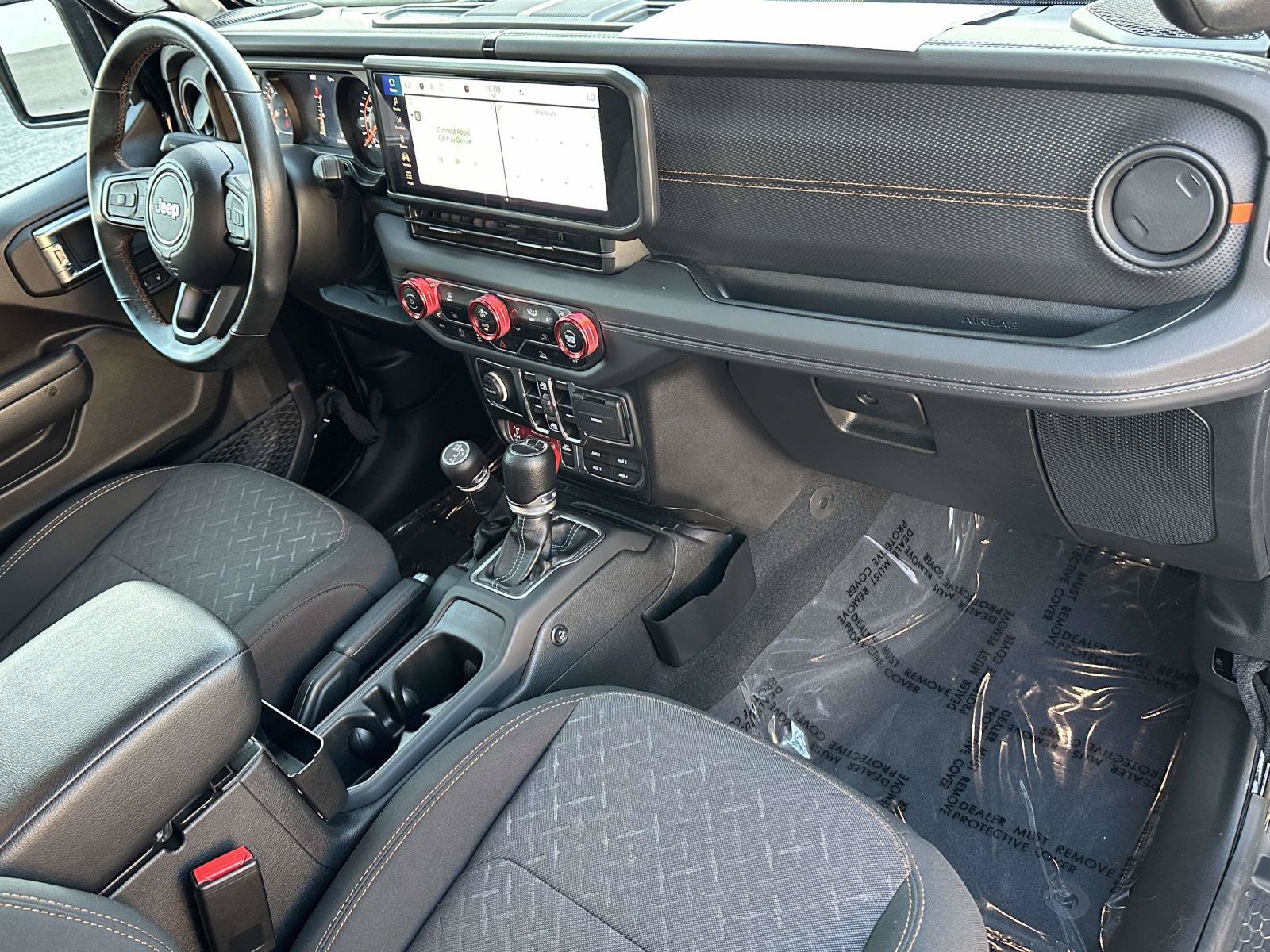 Used 2024 Jeep Gladiator Mojave AWD/4WD image 11