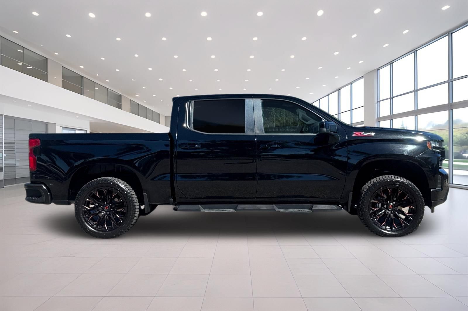 Used 2022 Chevrolet Silverado 1500 RST w/ Z71 Off-Road Package AWD/4WD image 3