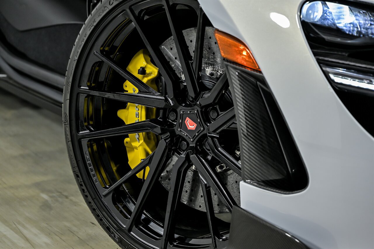 Used 2018 McLaren 720S RWD image 3