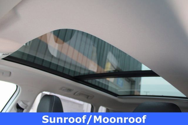 New 2025 Volkswagen Taos SEL image 6