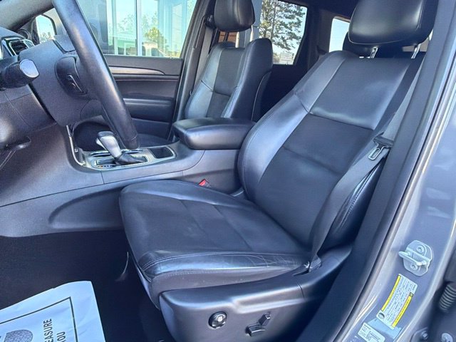 Used 2019 Jeep Grand Cherokee Altitude AWD/4WD image 23