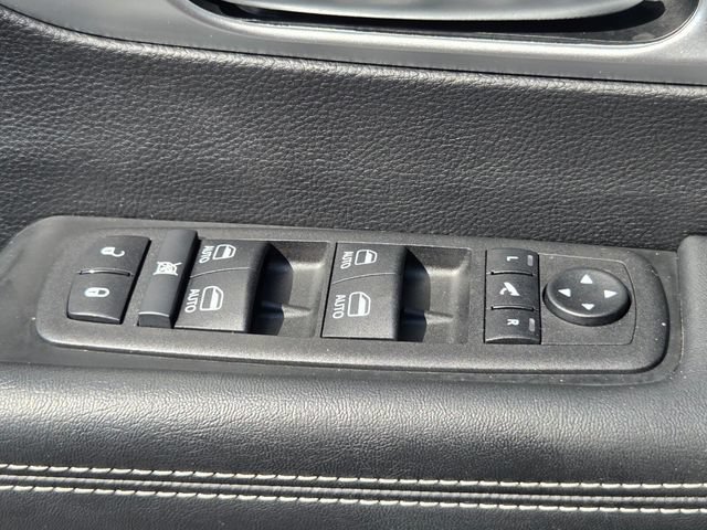 Used 2026 Chrysler Pacifica Limited w/ S Appearance Package FWD image 31