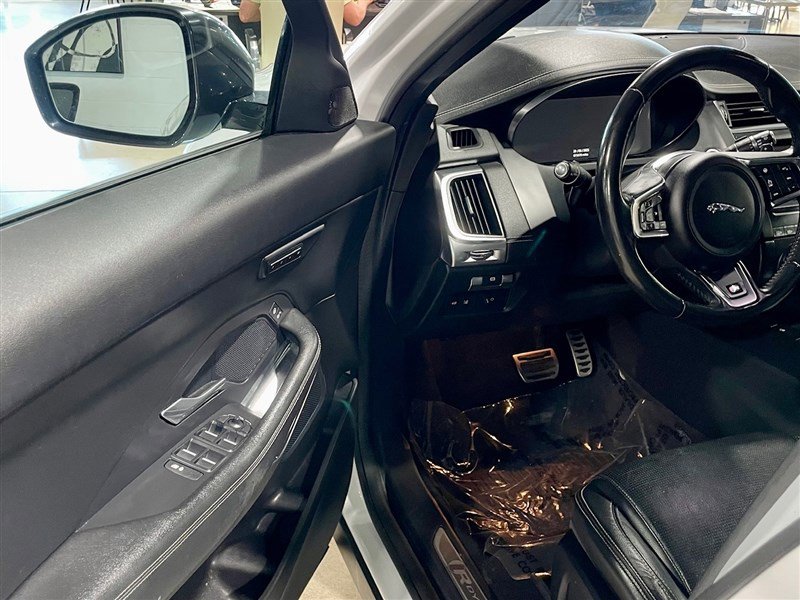 Used 2020 Jaguar E-PACE R-Dynamic S image 13