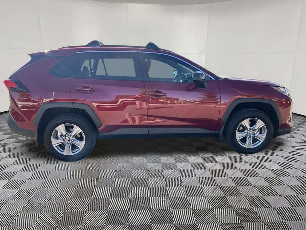 Used 2025 Toyota RAV4 LE AWD/4WD image 9