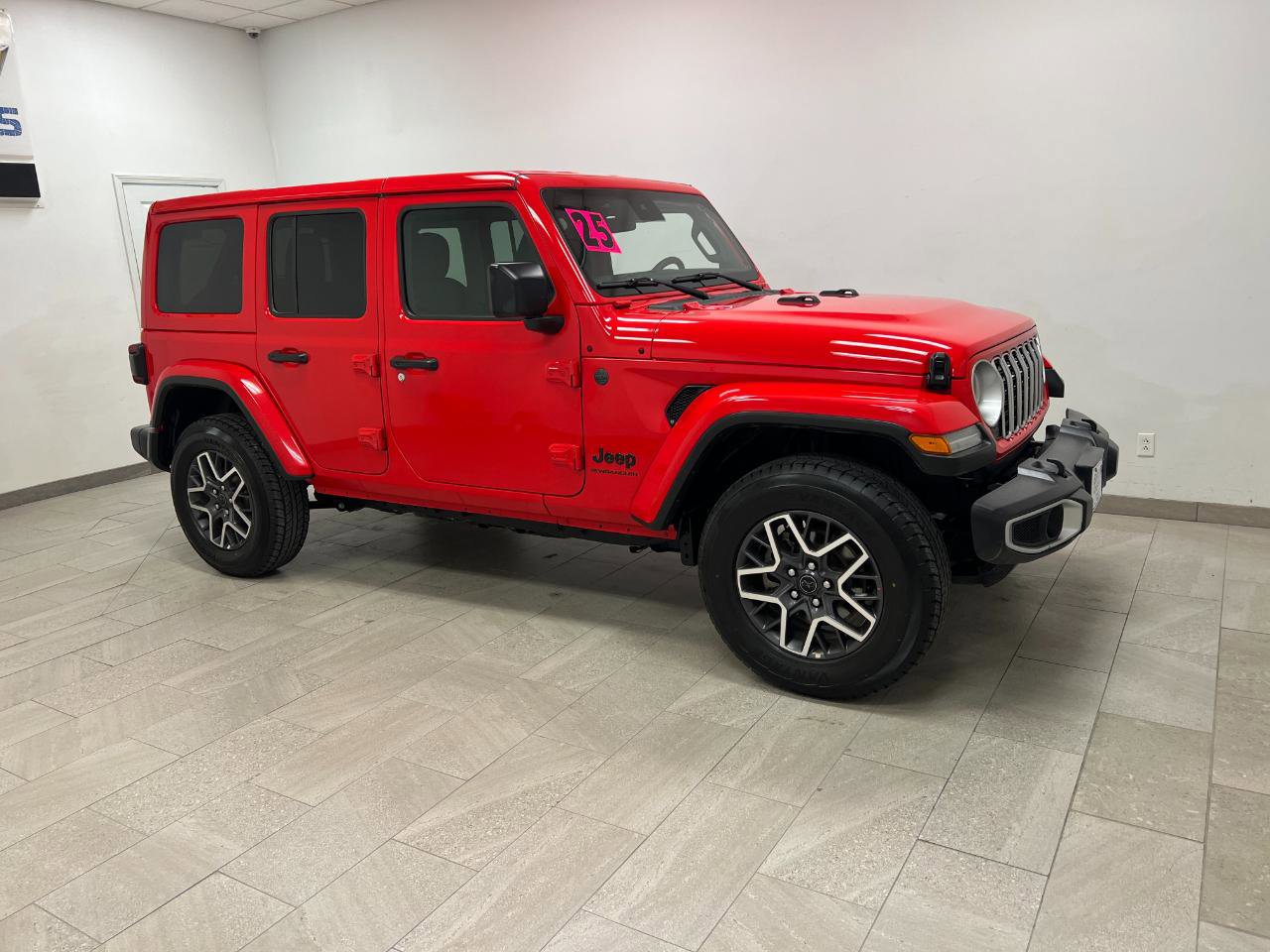 Used 2025 Jeep Wrangler Unlimited Sahara image 7