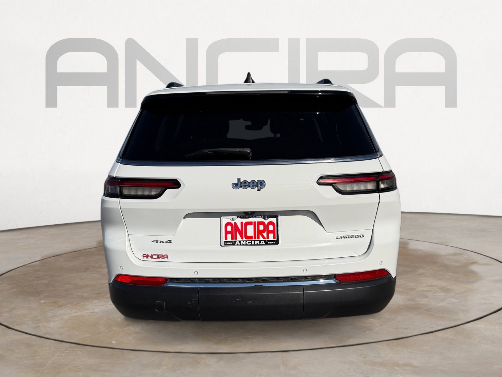 Used 2023 Jeep Grand Cherokee L Laredo image 9