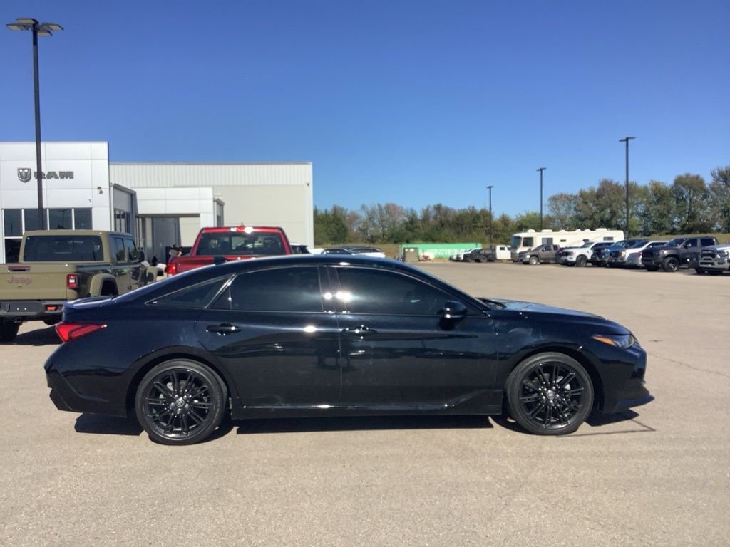 Used 2021 Toyota Avalon XSE image 8