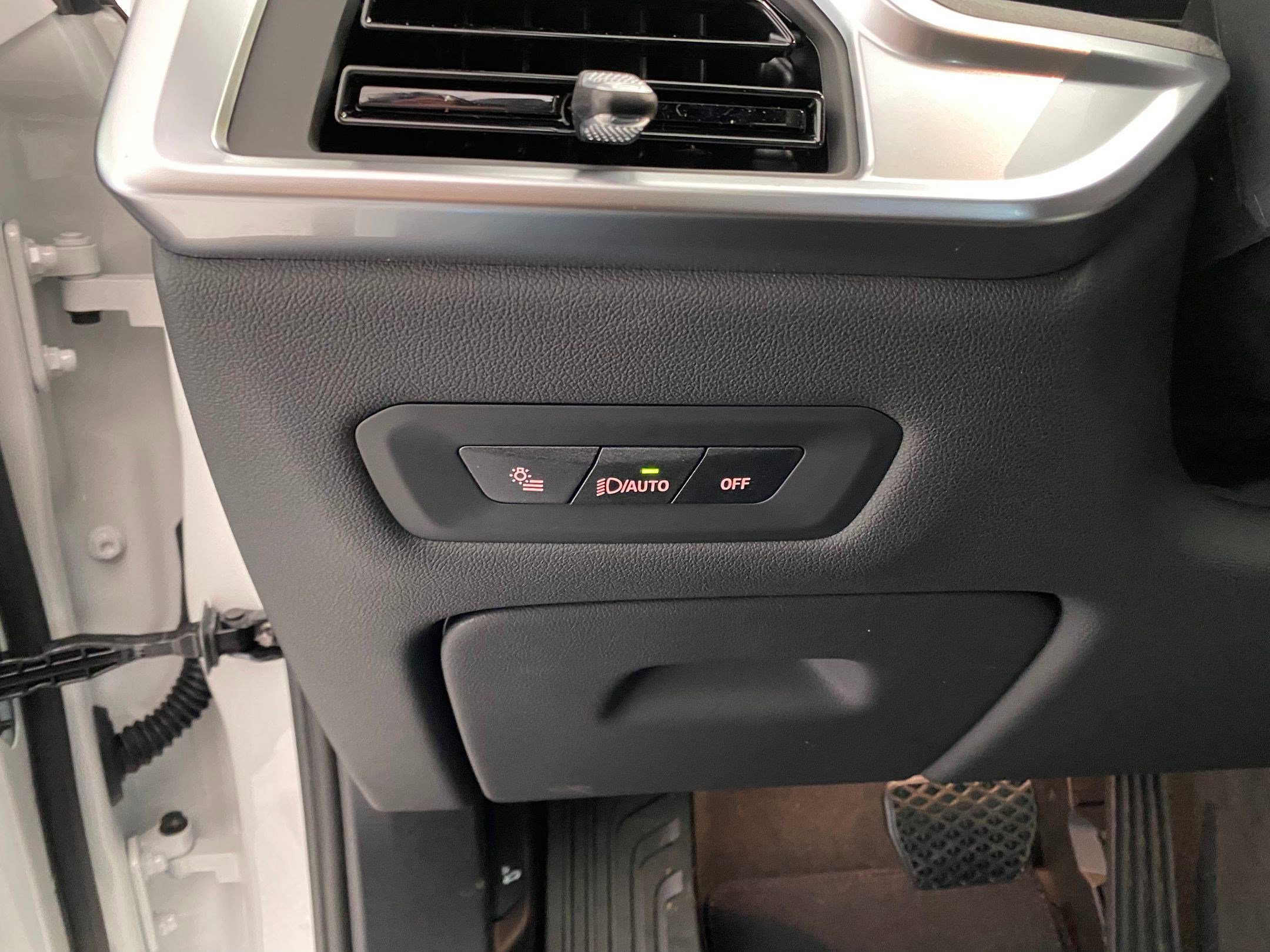 New 2026 BMW X5 xDrive40i w/ Premium Package image 19