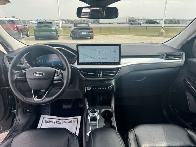 Certified 2024 Ford Escape Platinum w/ Class II Trailer Tow Package AWD/4WD image 28
