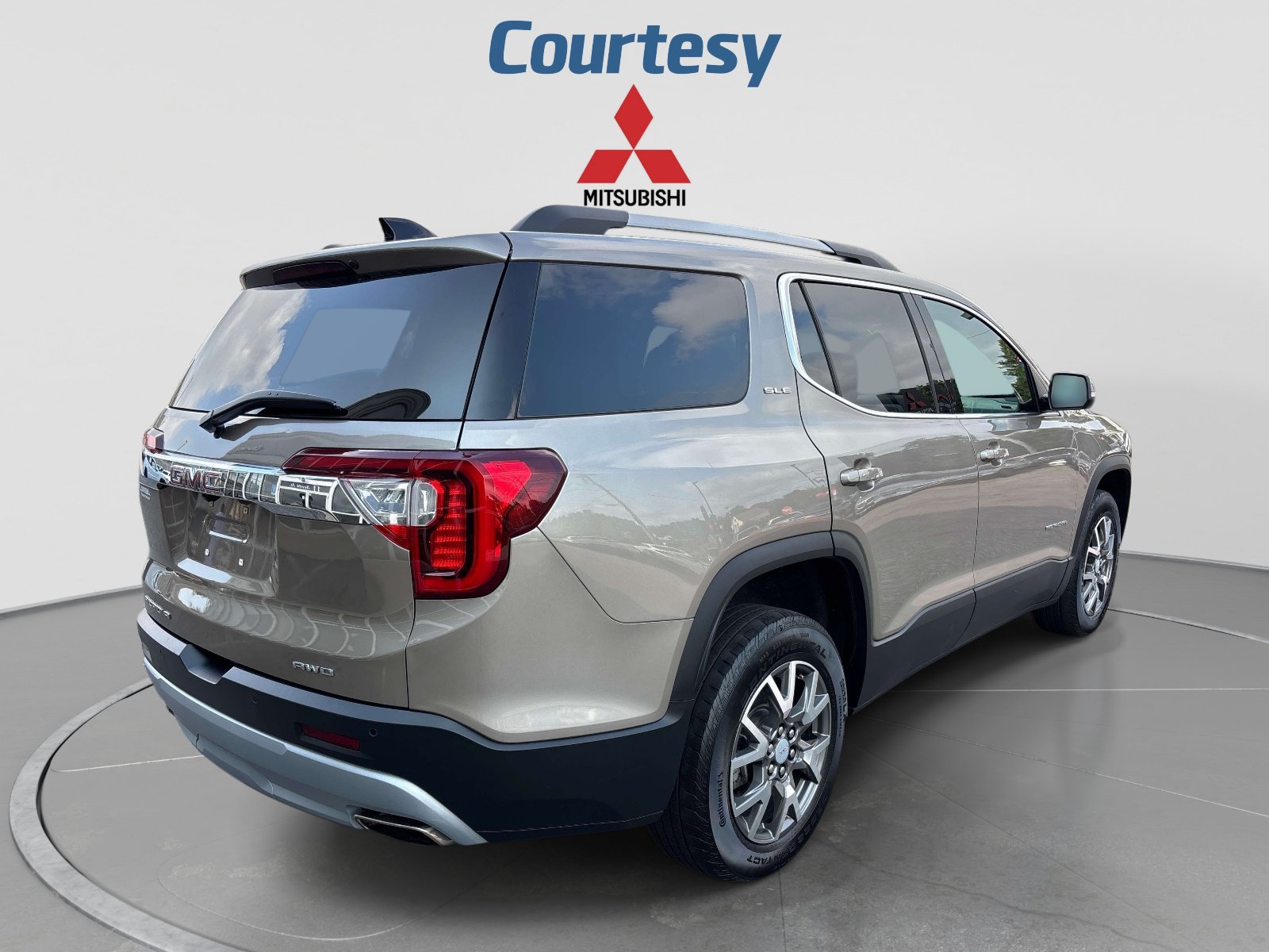 Used 2023 GMC Acadia SLE w/ Driver Convenience Package AWD/4WD image 5