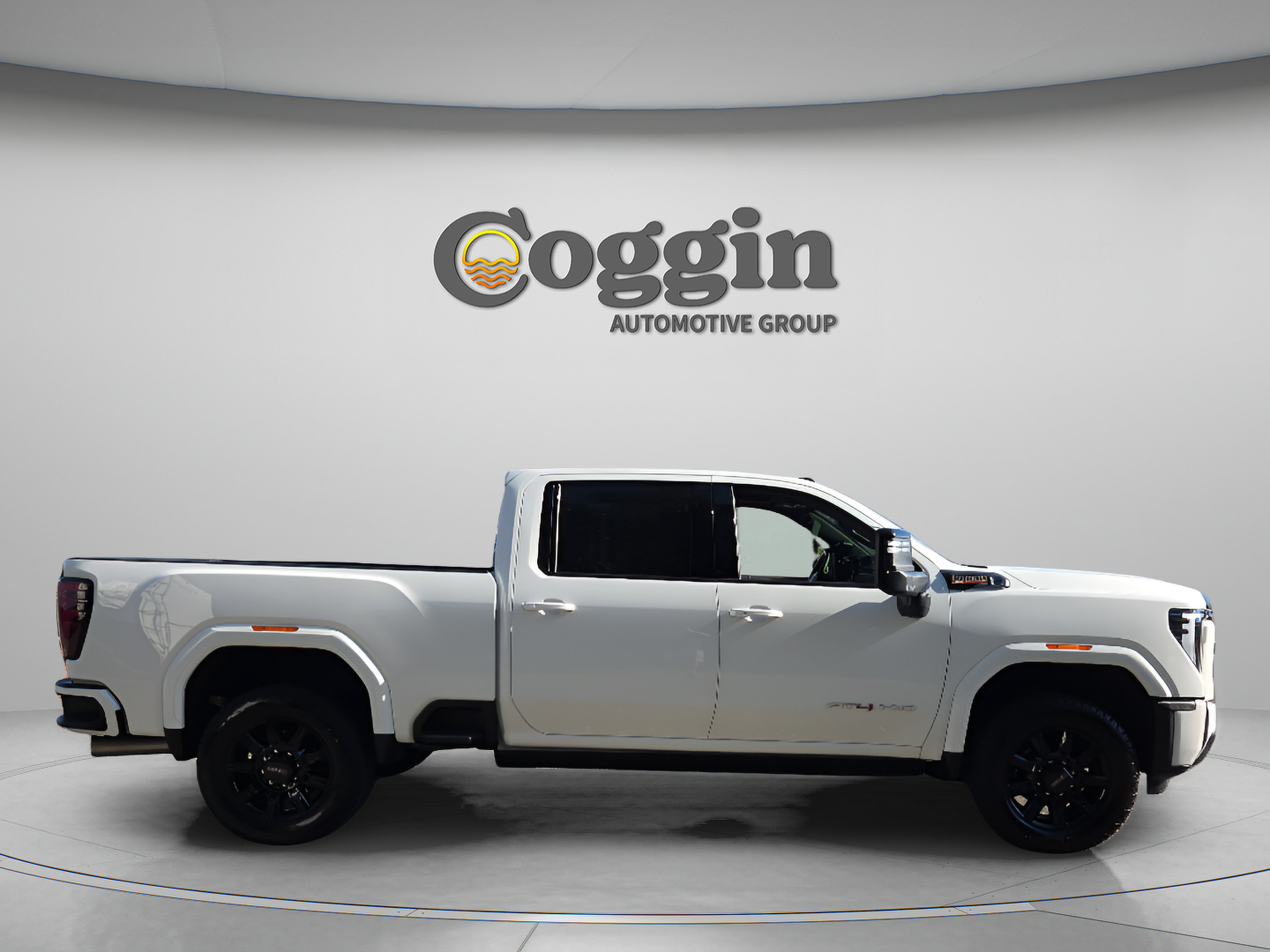 Used 2025 GMC Sierra 2500 AT4 w/ AT4 Premium Plus Package AWD/4WD image 6