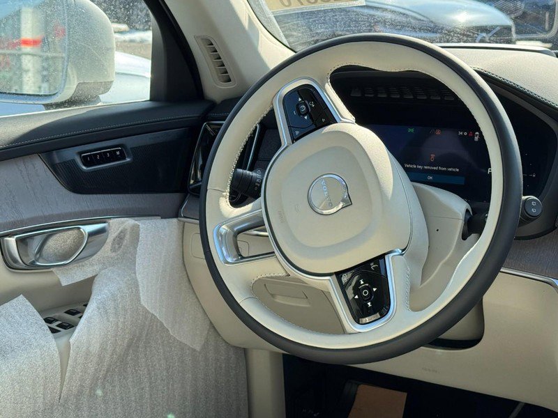 New 2026 Volvo XC90 T8 Ultra w/ Protection Package Premier image 7