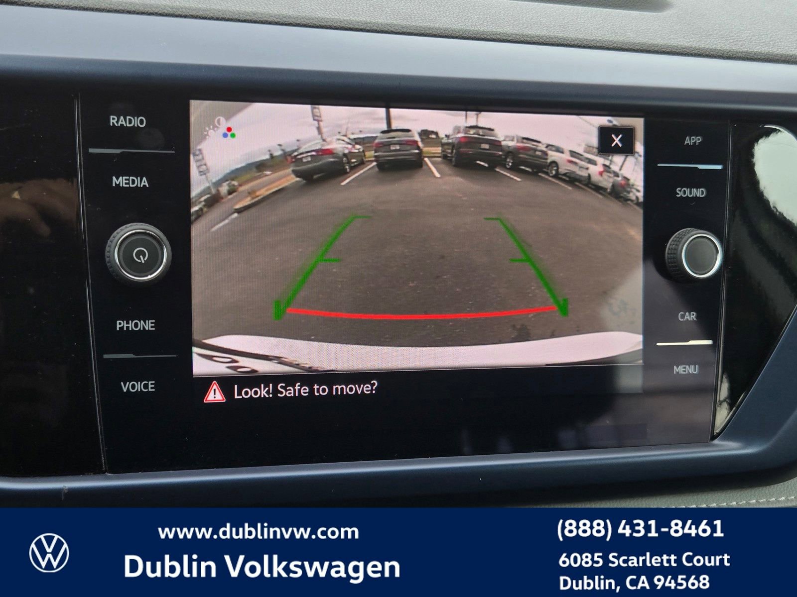 Used 2024 Volkswagen Taos SE image 14