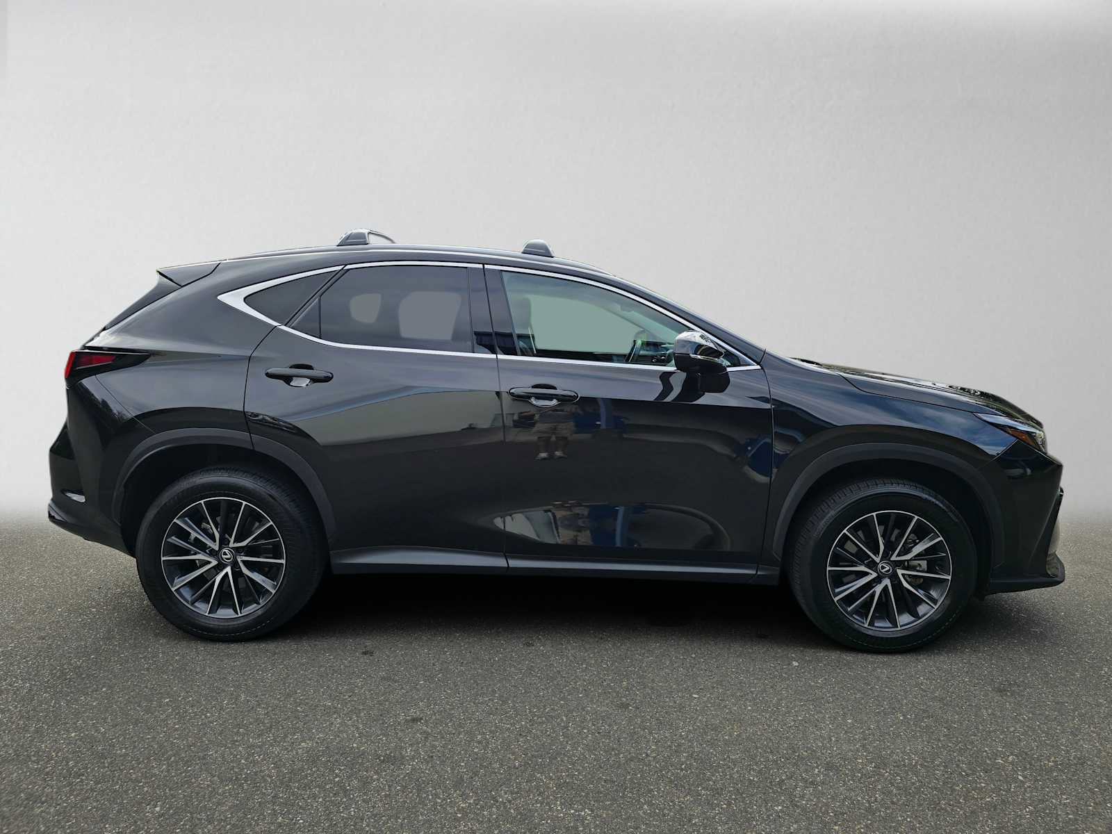 Used 2024 Lexus NX 350 AWD w/ Vision Package image 2