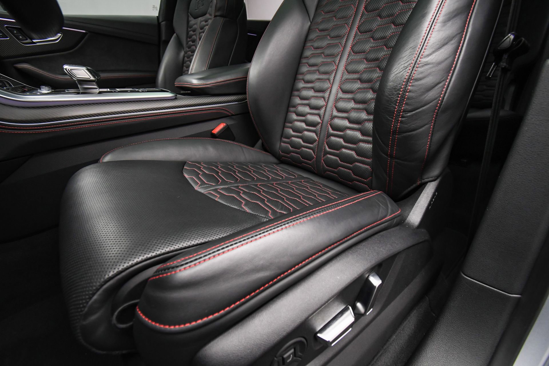 Used 2021 Audi RS Q8 4.0T w/ Black Optic Package image 51