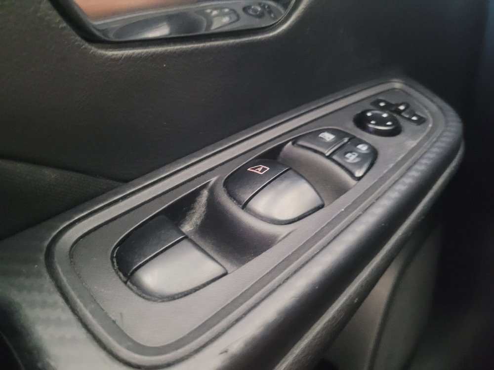Used 2021 Nissan Versa SV FWD image 27