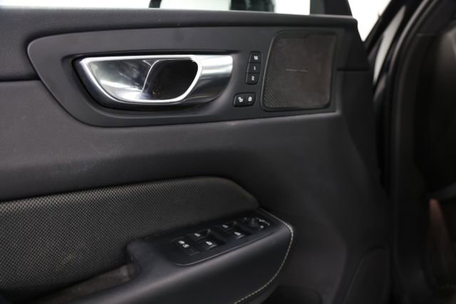 Used 2021 Volvo XC60 T5 R-Design w/ Advanced Package image 19