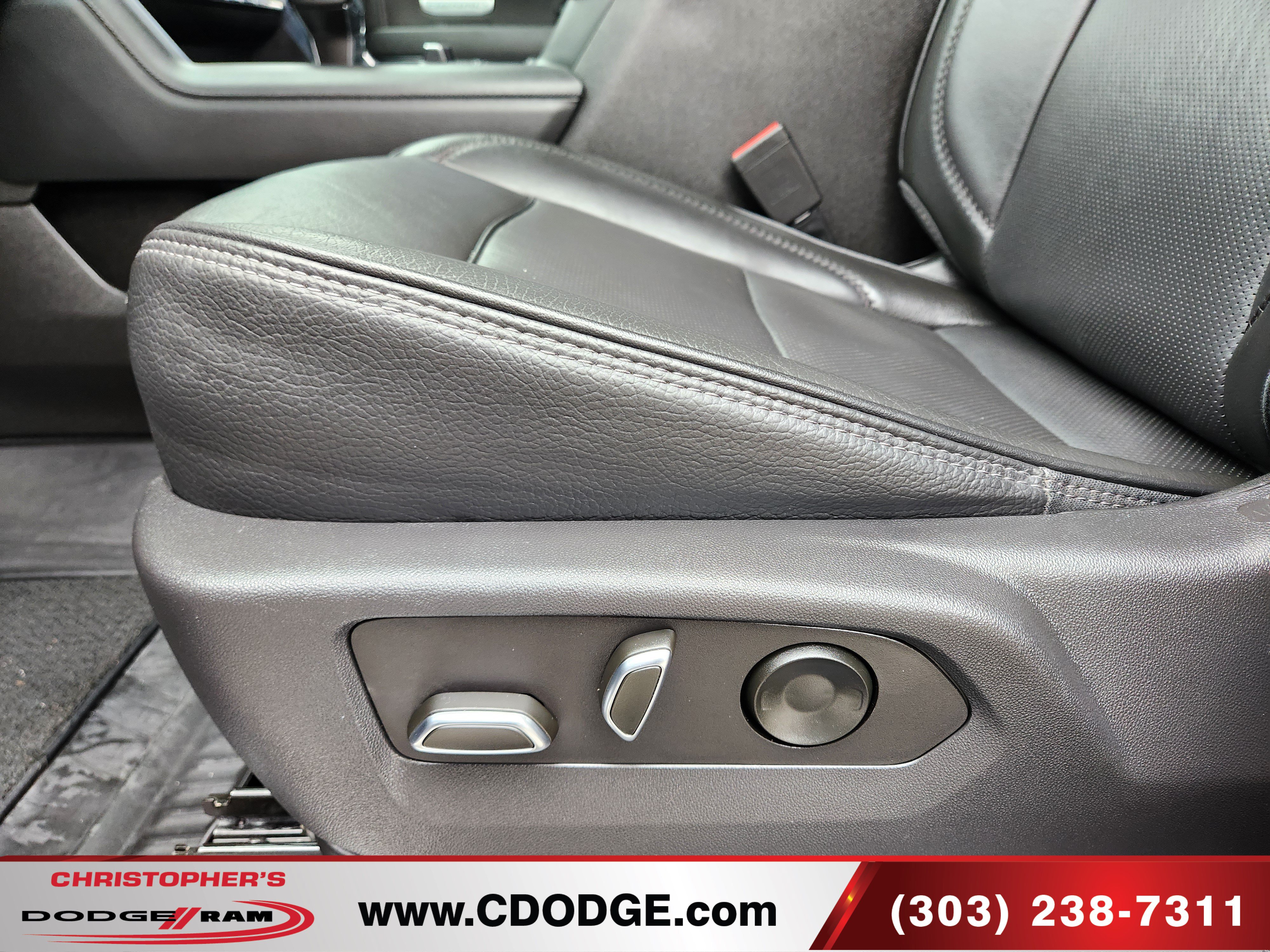 Used 2023 GMC Sierra 1500 Denali w/ Technology Package AWD/4WD image 19