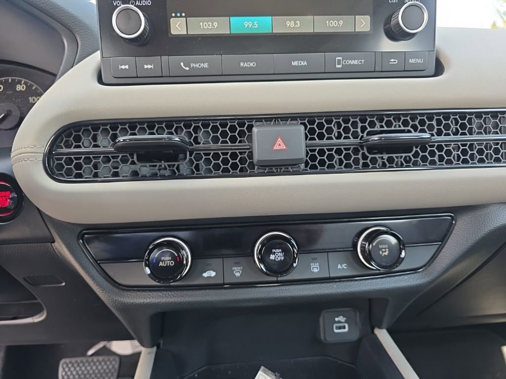 Used 2023 Honda HR-V LX image 16